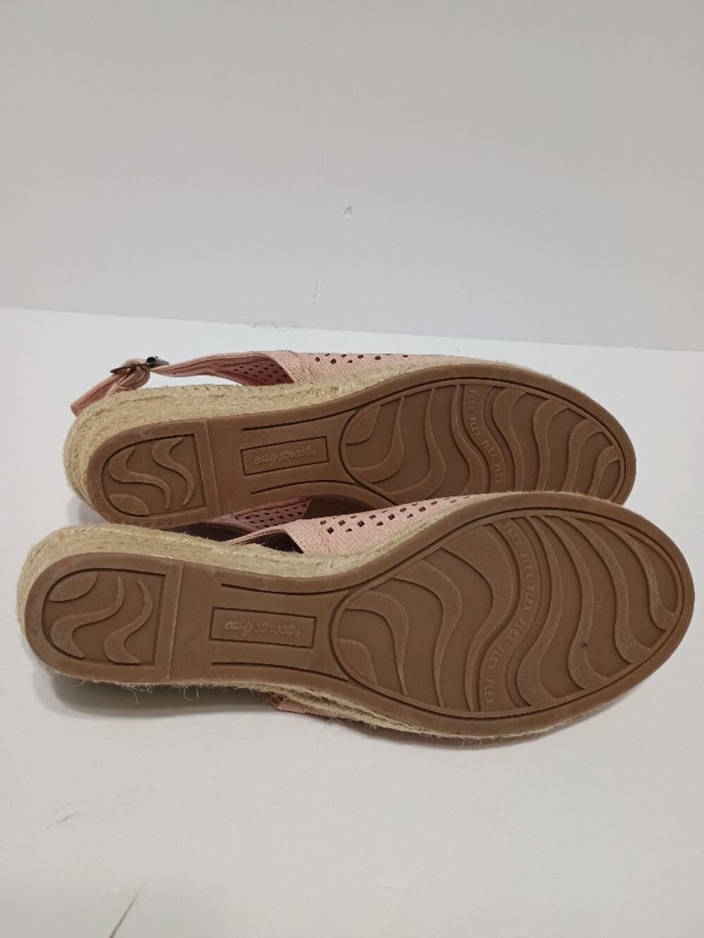 Easy Street Stacy Women’s 10N Blush Pink Perforated Espadrille Wedge Sandals - Picture 5 of 8